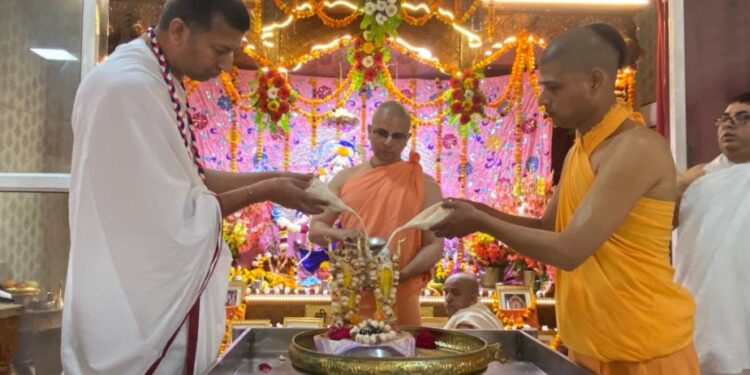 इस्कॉन लखनऊ में धूम-धाम से हजारों भक्तों के साथ मनाया गया नित्यानंद अविर्भाव महा महोत्सव