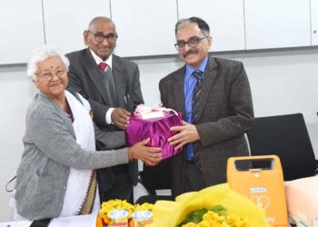 एईडी मशीन हृदयाघात के मरीजों के लिए रामबाण है – डा. आदित्य कपूर