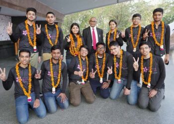 जापान से स्वदेश लौटने पर सी.एम.एस. छात्र दल का भव्य स्वागत
