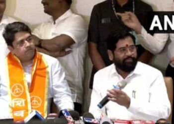 ठाकरे गुट को एक और झटका, उद्धव के करीबी सुभाष देसाई का बेटा शिवसेना में शामिल