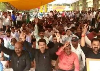 बिजली हड़ताल से यूपी में हाहाकार, सरकार और कर्मचारियों में नहीं बनी बात; सैकड़ों बर्खास्‍त