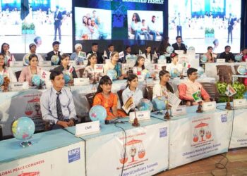 डिवाइन कान्फ्रेन्स में छात्रों ने बिखेरा सर्वधर्म समभाव का आलोक