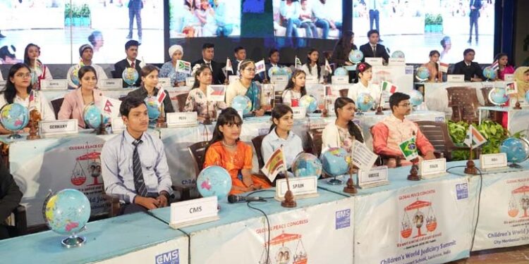 डिवाइन कान्फ्रेन्स में छात्रों ने बिखेरा सर्वधर्म समभाव का आलोक