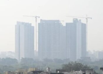 सबसे खराब वायु गुणवत्ता में भारत 8वें स्थान पर, पाकिस्तान के लाहौर ने तोड़ो रिकॉर्ड; लिस्ट