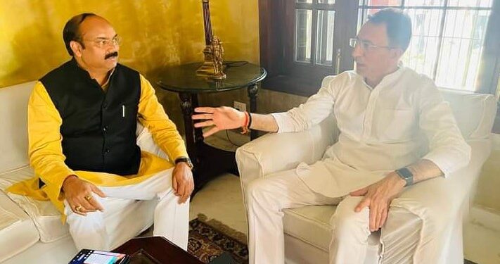 सांसद अरुण सागर ने जनपद शाहजहांपुर की 108 सड़कों के नव निर्माण हेतु पीडब्ल्यूडी मिनिस्टर जितिन प्रसाद को दिया प्रस्ताव