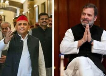 कांग्रेस को अमेठी से दोहरा झटका देने की तैयारी में SP, क्या संकेत दे रहे हैं अखिलेश यादव