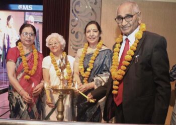 प्रत्येक बच्चे में नया कर दिखाने का जज्बा होता है- डा. जगदीश गाँधी