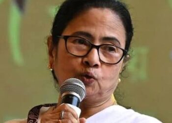 बैन के बावजूद रूस के साथ क्यों खड़ा है भारत? तेल खरीद के पीछे क्या है गणित