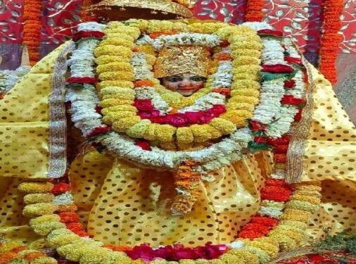 मां भगवती का एक अनोखा मंदिर, जहां दूर-दूर से दर्शन करने आते हैं लोग