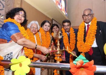 बच्चों को परमार्थ के संस्कार शुरू से ही दें- डा. जगदीश गाँधी, प्रख्यात शिक्षाविद् एवं संस्थापक, सी.एम.एस.