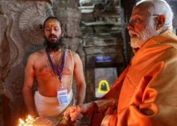 जमीन पर सो रहे, पी रहे सिर्फ नारियल पानी; राम लला की प्राण प्रतिष्ठा से पहले कड़ी तपस्या कर रहे पीएम मोदी
