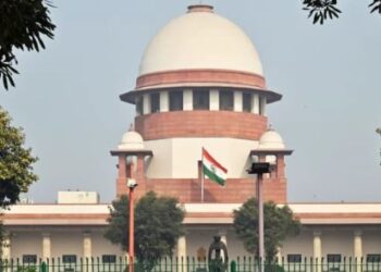 सुप्रीम कोर्ट ने किया तलब, शख्स बोला- बेकार है आपका नोटिस, मैं नहीं हो रहा पेश