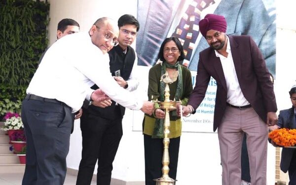 सी.एम.एस. भावी पीढ़ी को समाज के नवनिर्माण हेतु तैयार कर रहा है: श्री इन्द्रजीत सिंह, नगर आयुक्त, लखनऊ