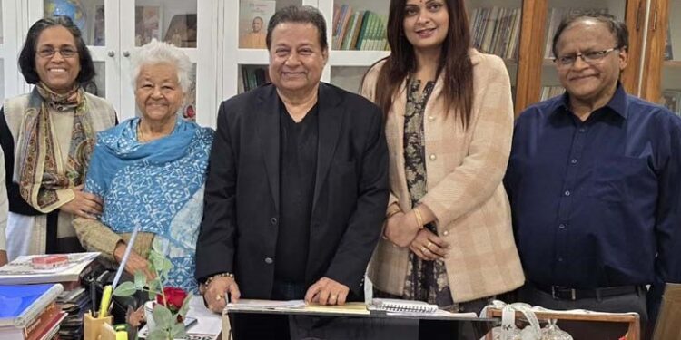 डा. भारती गाँधी से मुलाकात कर संवेदना प्रकट की भजन सम्राट अनूप जलोटा ने