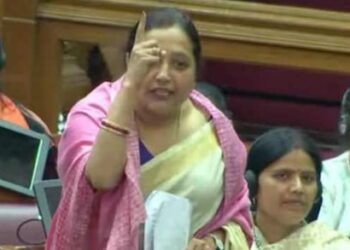 मुलायम सिंह पर आपत्तिजनक टिप्पणी पर सपा का वेल में धरना-हंगामा