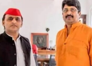 यूपी में बड़ी सियासी हलचल, राजा भैया और अखिलेश यादव में गठबंधन पर बातचीत