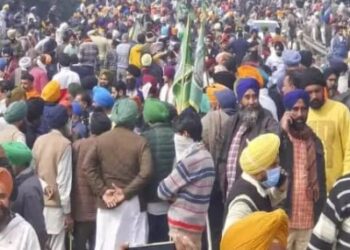 किसान फिर बढ़ा रहे दिल्ली की धड़कन, शंभू बॉर्डर पर हलचल तेज; नदी पार करने को JCB लाए