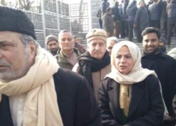 PM के जम्मू पहुंचते ही PDP को झटका, संस्थापक सदस्य मुजफ्फर बेग बोले- नरेंद्र मोदी हमारे नेता