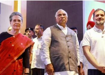 दो स्पेशल कमांडर नहीं थे तो मल्लिकार्जुन खरगे की मौज आ गई, PM मोदी का किन 2 लोगों पर वार
