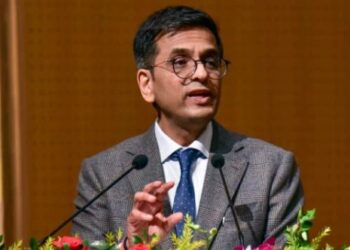 CM योगी आदित्यनाथ की तारीफ करने वाले जज की CJI चंद्रचूड़ से हुई शिकायत, जानें पूरा मामला