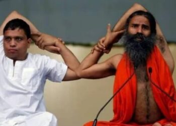 ऐसा दोबारा नहीं होगा, सुप्रीम कोर्ट में बार-बार माफी क्यों मांग रहे बाबा रामदेव और आचार्य बालकृष्ण?