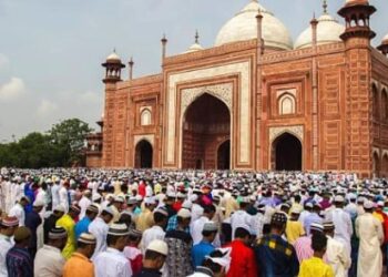 चांद का हुआ दीदार, कल मनेगी ईद, इतने बजे अदा की जाएगी नमाज
