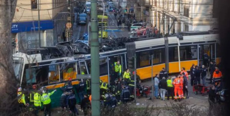 परिवारों पर टूटा दुखों का पहाड़