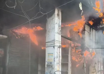 Sishamau Fire Incident: पॉश मार्केट में Safety Measures पर सवाल, व्यापारियों ने की ‘Fire Audit’ की मांग