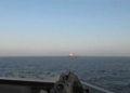 US Iran Conflict उत्तरी अरब सागर में अमेरिकी डिस्ट्रॉयर ने रोका ईरानी मालवाहक जहाज, गोलाबारी के बाद किया सीज