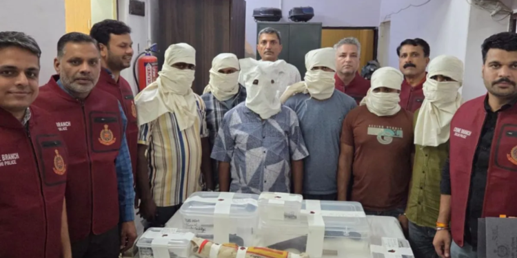 Delhi Police Encounter: दिल्ली में बांग्लादेशी गिरोह के साथ मुठभेड़, पुलिस की फायरिंग के बाद 6 गिरफ्तार