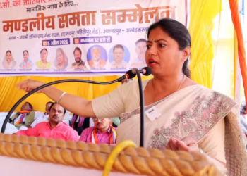 UP Politics: महंगाई और बेरोजगारी बनी मुद्दा? पंचायत चुनाव टलने पर विपक्ष ने घेरा; क्या गुटबाजी से डर रही बीजेपी?