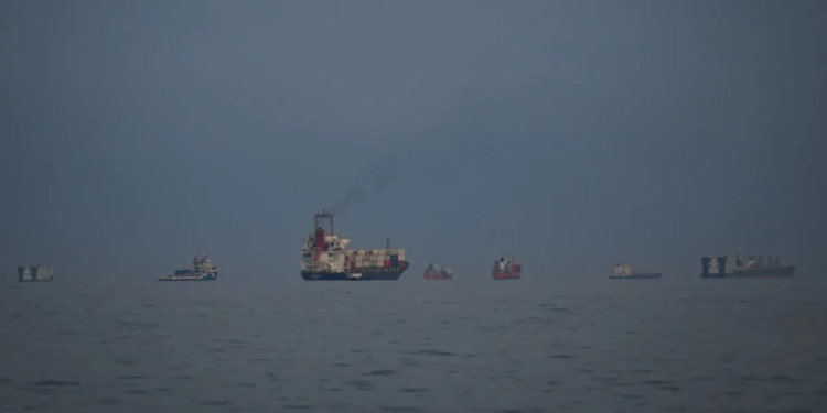 Naval Warfare & Technical Limitations: होर्मुज में बिछी ‘अंधाधुंध’ समुद्री खदानें; क्या US Navy और Iran मिलकर सुलझा पाएंगे यह गुत्थी?