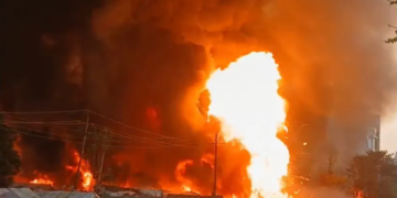 Lucknow Slum Fire: विकास नगर थाना क्षेत्र की झुग्गियों में लगी प्रलयंकारी आग, सीएम ने लिया संज्ञान