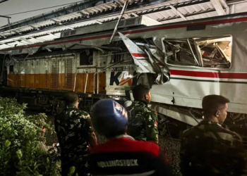 Bekasi Timur Station पर दो ट्रेनों के बीच टक्कर, बचाव कार्य में जुटी टीमें