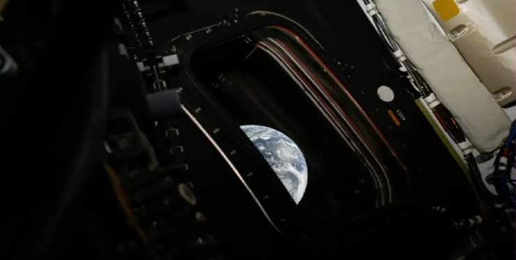 Space Exploration Emotions: अंतरिक्ष में भावुक हुए यात्री; क्रेटर का नाम ‘Carol’ रखने का प्रस्ताव