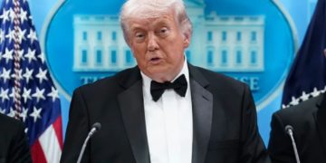 America में Donald Trump पर जानलेवा फायरिंग: Washington के Hilton होटल में Ronald Reagan वाले हमले की यादें ताज़ा