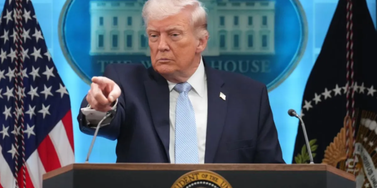 Islamabad Lockdown: US-Iran Peace Talks के लिए पाकिस्तान में किलेबंदी और High-Security Protocol का विश्लेषण Donald Trump ‘करो या मरो’ की स्थिति