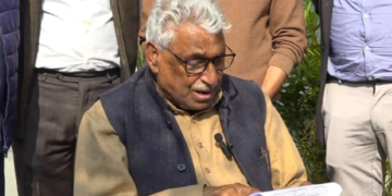 MATA PRASAD PANDEY: पुलिस की नजरबंदी की कोशिश हुई नाकाम, अब नोएडा बॉर्डर पर संग्राम के आसार