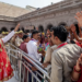 Prime Minister Narendra Modi का Varanasi में भव्य स्वागत: Kashi Vishwanath Temple में की विशेष पूजा