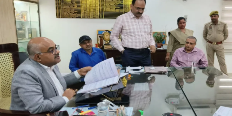 Government Job Skills: क्या सिर्फ कोटे से नौकरी पाना काफी है? कानपुर डिमोशन कांड ने छेड़ी नई बहस Debate on Competency