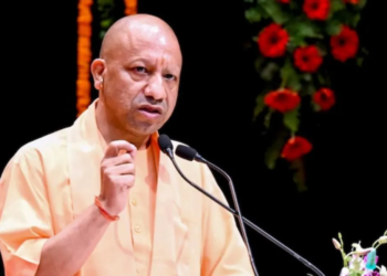 UP Workers Welfare: योगी सरकार की नई नीति, नोएडा सहित पूरे प्रदेश में कामगारों की सुरक्षा और सुविधाएं होंगी सख्त