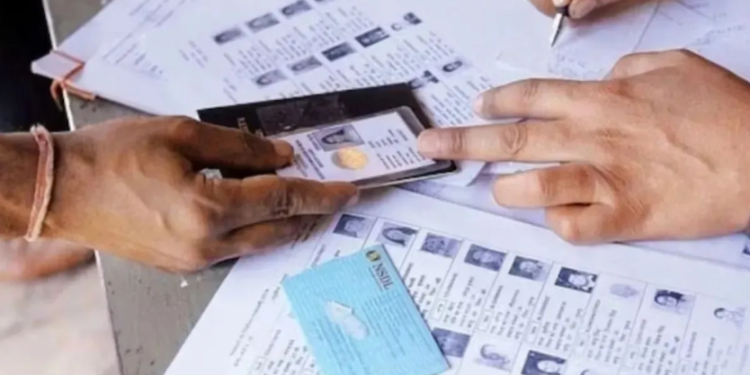 UP Final Voter List 2026: SIR प्रक्रिया के बाद 2.05 करोड़ नाम कटे; जानें क्यों घटा Voters का आंकड़ा