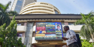 Stock Market Today २७ मई २०२६: लगातार दूसरे कारोबारी दिन भी घरेलू शेयर बाजार में मामूली गिरावट का सिलसिला जारी, बीएसई सेंसेक्स और एनएसई निफ्टी लाल निशान में खुले, एचडीएफसी बैंक के शेयरों में भारी गिरावट के साथ जानिए आज के बाजार और टॉप गेनर्स व लूजर्स का संपूर्ण विस्तृत विवरण