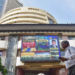 Stock Market Today २७ मई २०२६: लगातार दूसरे कारोबारी दिन भी घरेलू शेयर बाजार में मामूली गिरावट का सिलसिला जारी, बीएसई सेंसेक्स और एनएसई निफ्टी लाल निशान में खुले, एचडीएफसी बैंक के शेयरों में भारी गिरावट के साथ जानिए आज के बाजार और टॉप गेनर्स व लूजर्स का संपूर्ण विस्तृत विवरण