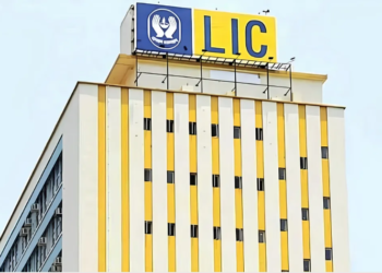 LIC की दो नई जॉइंट लाइफ इंश्योरेंस योजनाएं: पति-पत्नी के लिए आर्थिक सुरक्षा का स्वर्णिम अवसर, न्यू जीवन साथी (सिंगल व लिमिटेड प्रीमियम) प्लान की मुख्य विशेषताएं, गारंटीड रिटर्न और मैच्योरिटी बेनेफिट्स से जुड़ी संपूर्ण मार्गदर्शिका