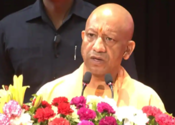 CM Yogi ने Lucknow में ‘Shramveer Gaurav Samaroh 2026’ के जरिए किया श्रमिक कल्याण योजनाओं का आगाज़