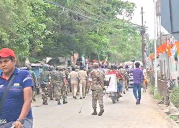 West Bengal चुनाव: BJP की संभावित जीत के बीच Kamarhati में भारी बवाल, Baranagar के उम्मीदवार Sajal Ghosh के समर्थकों से झड़प
