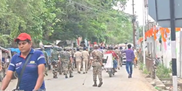 West Bengal चुनाव: BJP की संभावित जीत के बीच Kamarhati में भारी बवाल, Baranagar के उम्मीदवार Sajal Ghosh के समर्थकों से झड़प