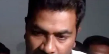 Sanatan Dharma पर Udhayanidhi Stalin के बयान से भड़की BJP, CR Kesavan ने की Rahul Gandhi से तुलना