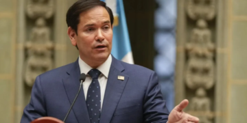 Marco Rubio ने Iran के खिलाफ सैन्य अभियान की समाप्ति की घोषणा की, Persian Gulf में फंसे जहाजों को लेकर Pete Hegseth की चेतावनी